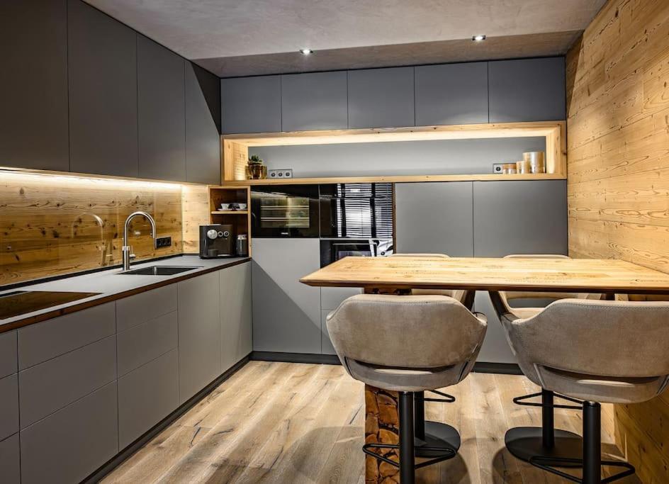 Luxurioese Ferienwohnung Seelage フリードリヒスハーフェン エクステリア 写真